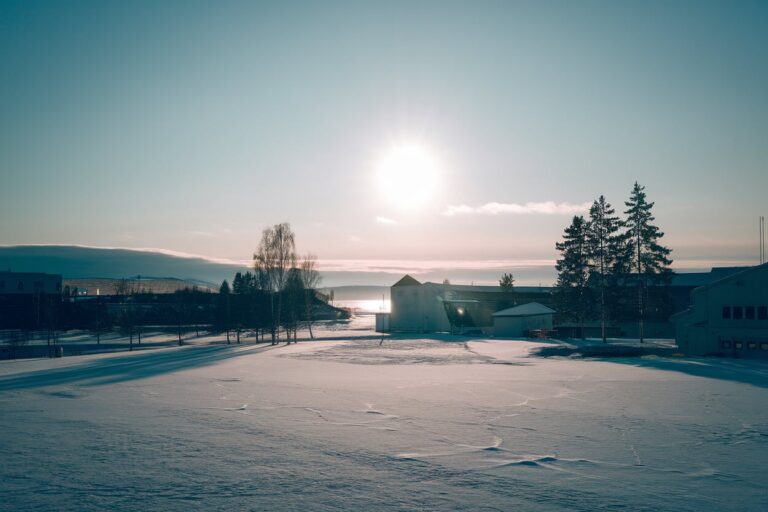 Białe noce – tajemnice letnich nocy w rejonach polarnych