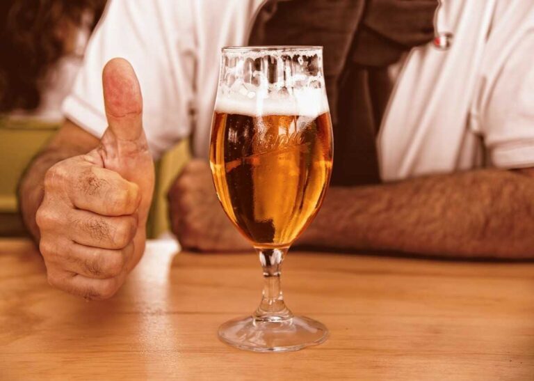 Ile kosztuje piwo na Islandii? Złoty trunek w krainie lodu